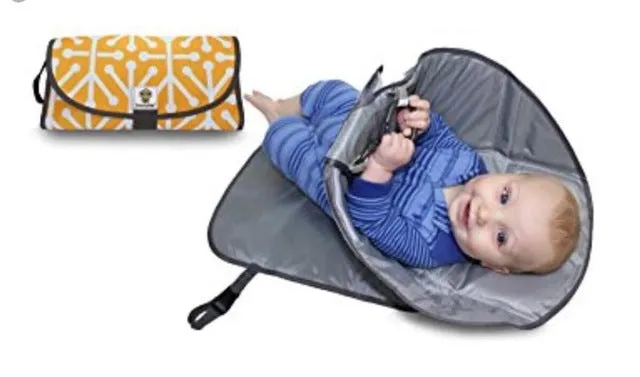 3-IN-1 CLEAN HANDS CHANGING PAD