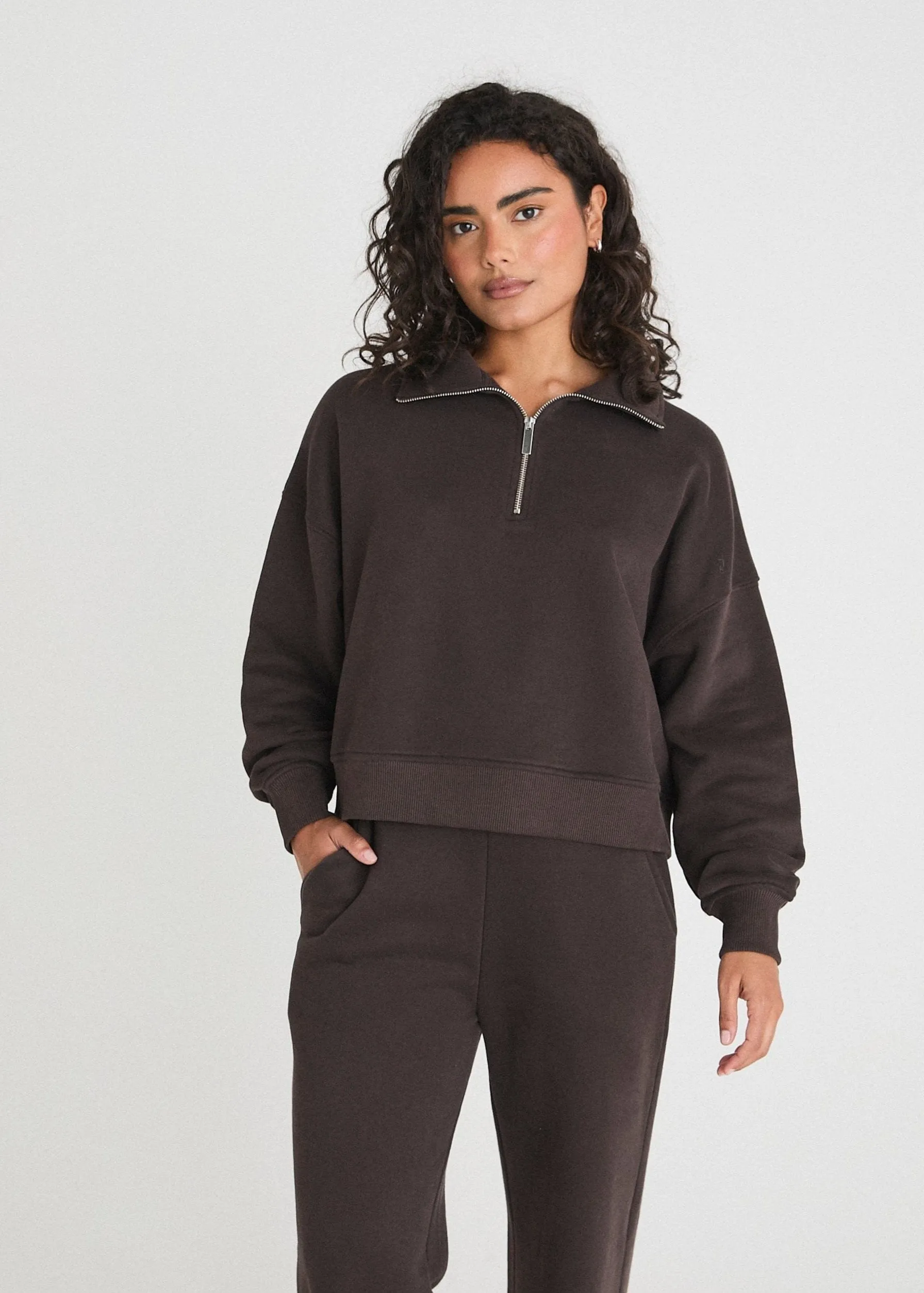 BOXY QUARTER ZIP SWEATSHIRT - BITTER CHOC
