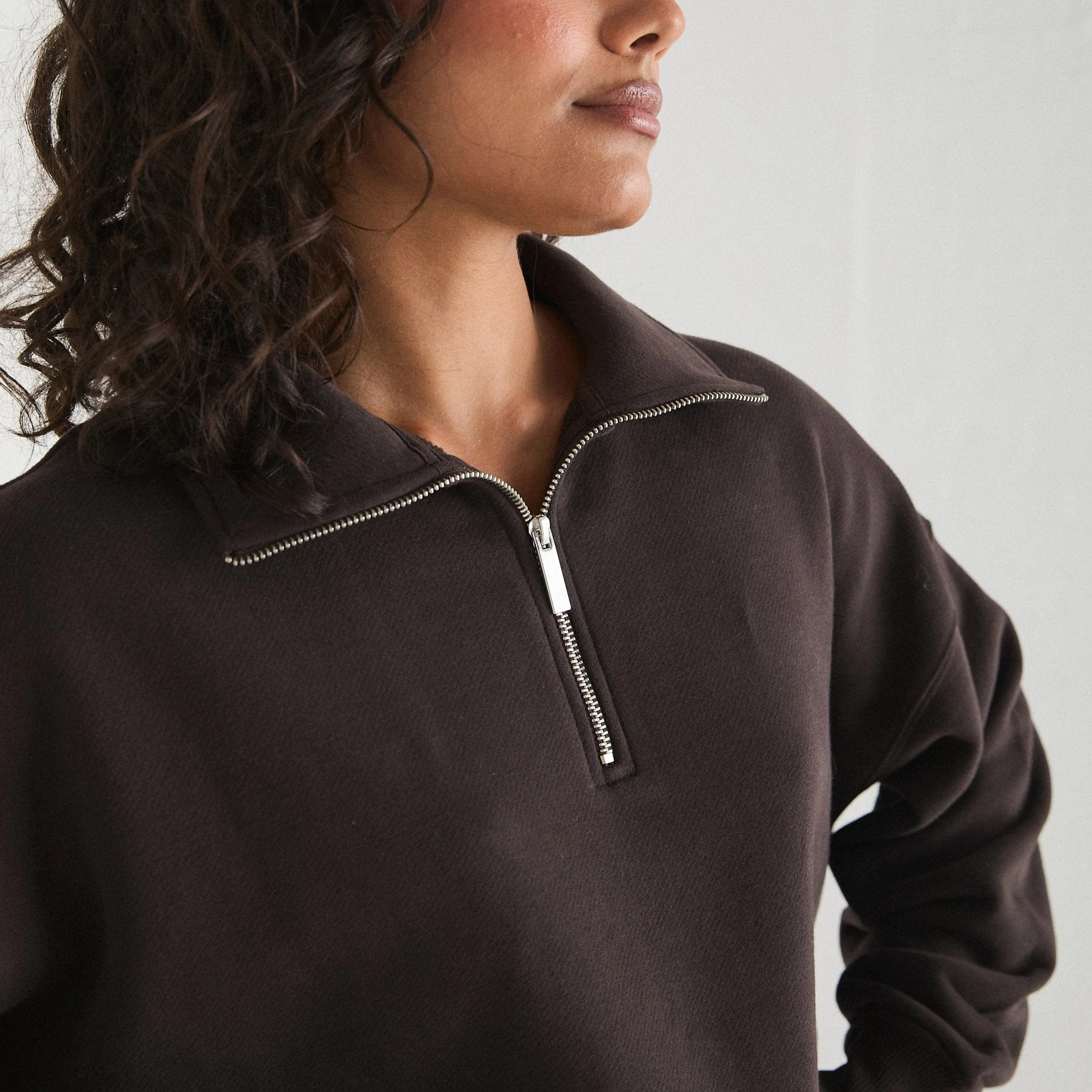 BOXY QUARTER ZIP SWEATSHIRT - BITTER CHOC
