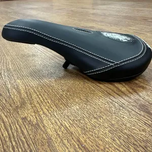 Demolition Kris Fox Pivotal Seat