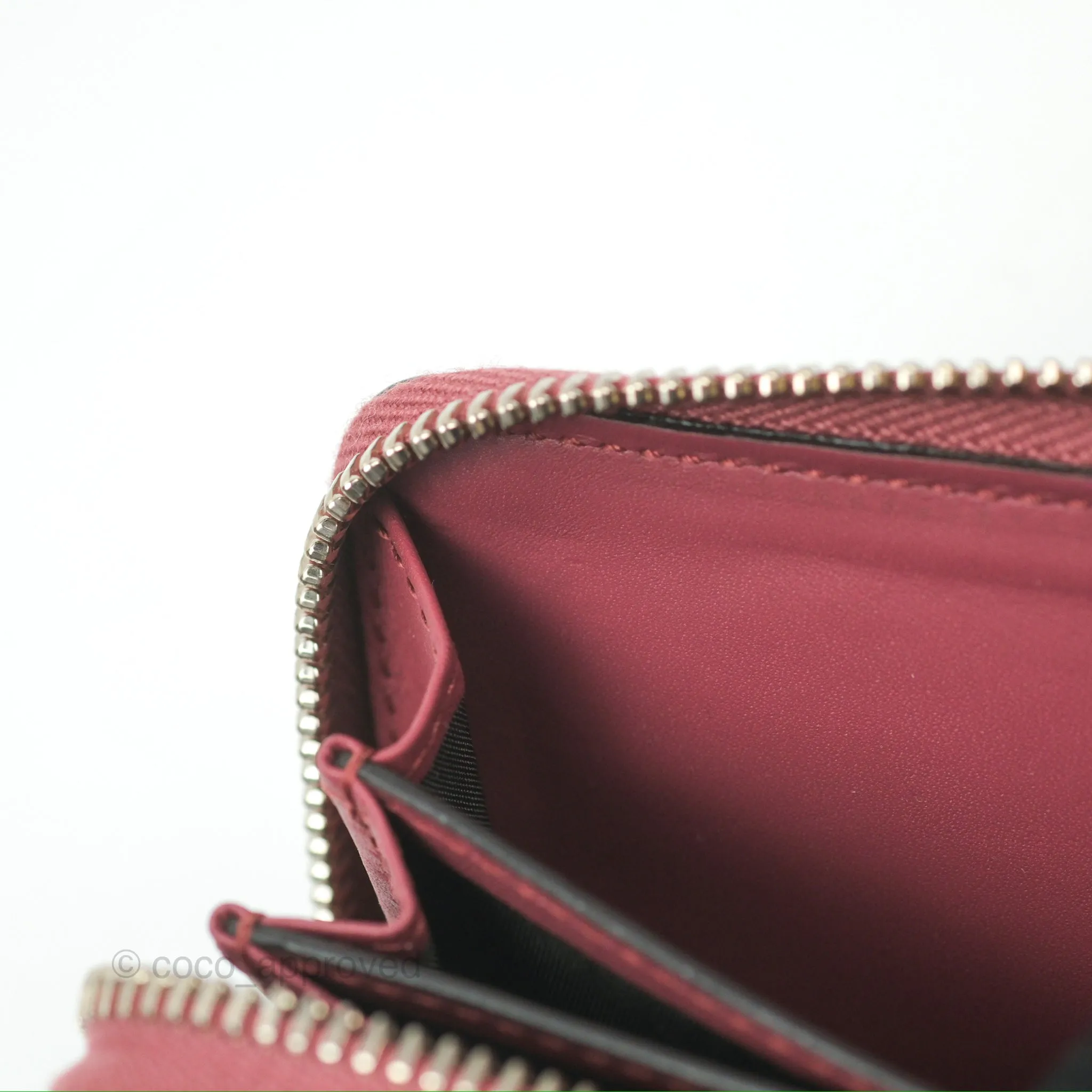 Gucci GG Supreme Blooms Zip Around Card Case Wallet