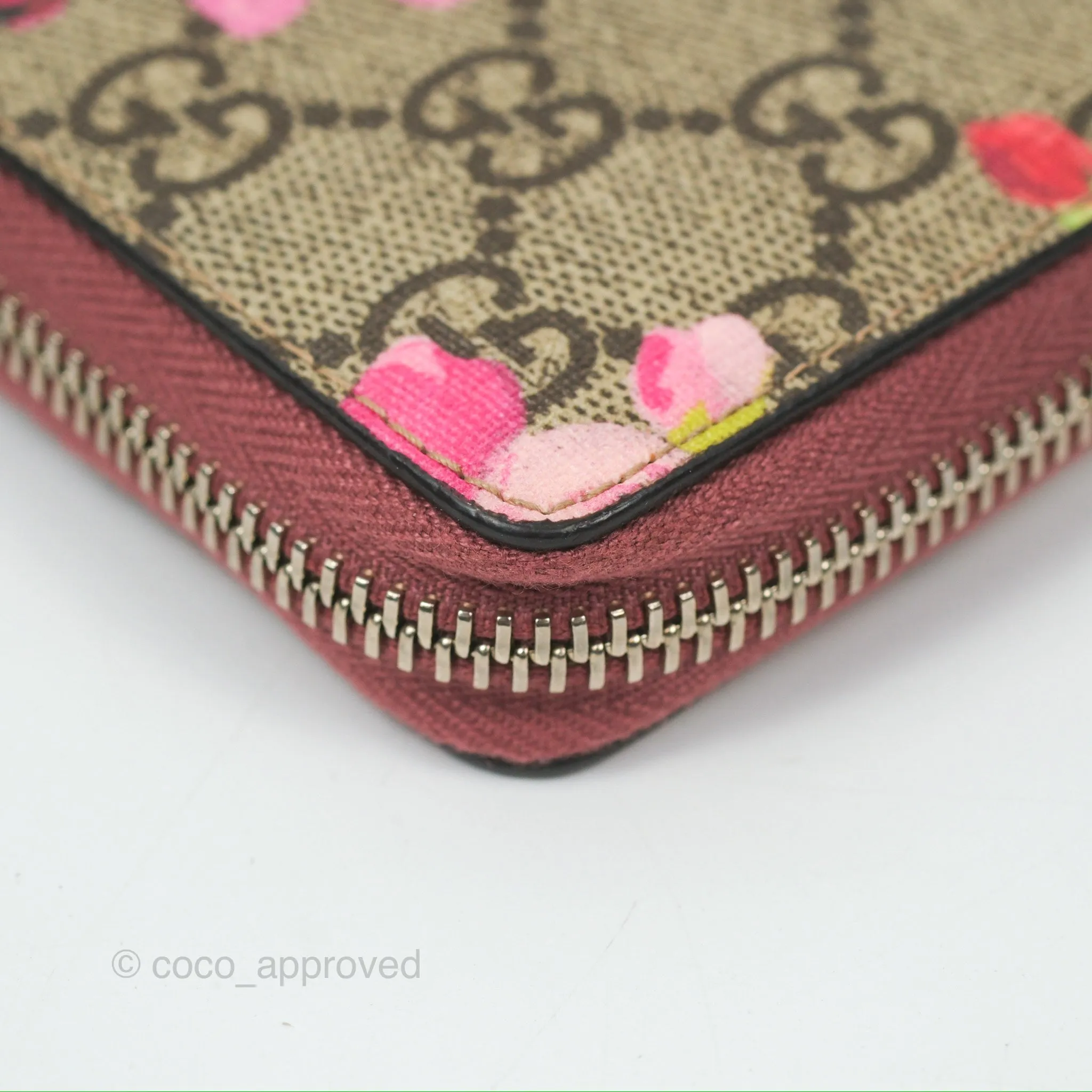 Gucci GG Supreme Blooms Zip Around Card Case Wallet