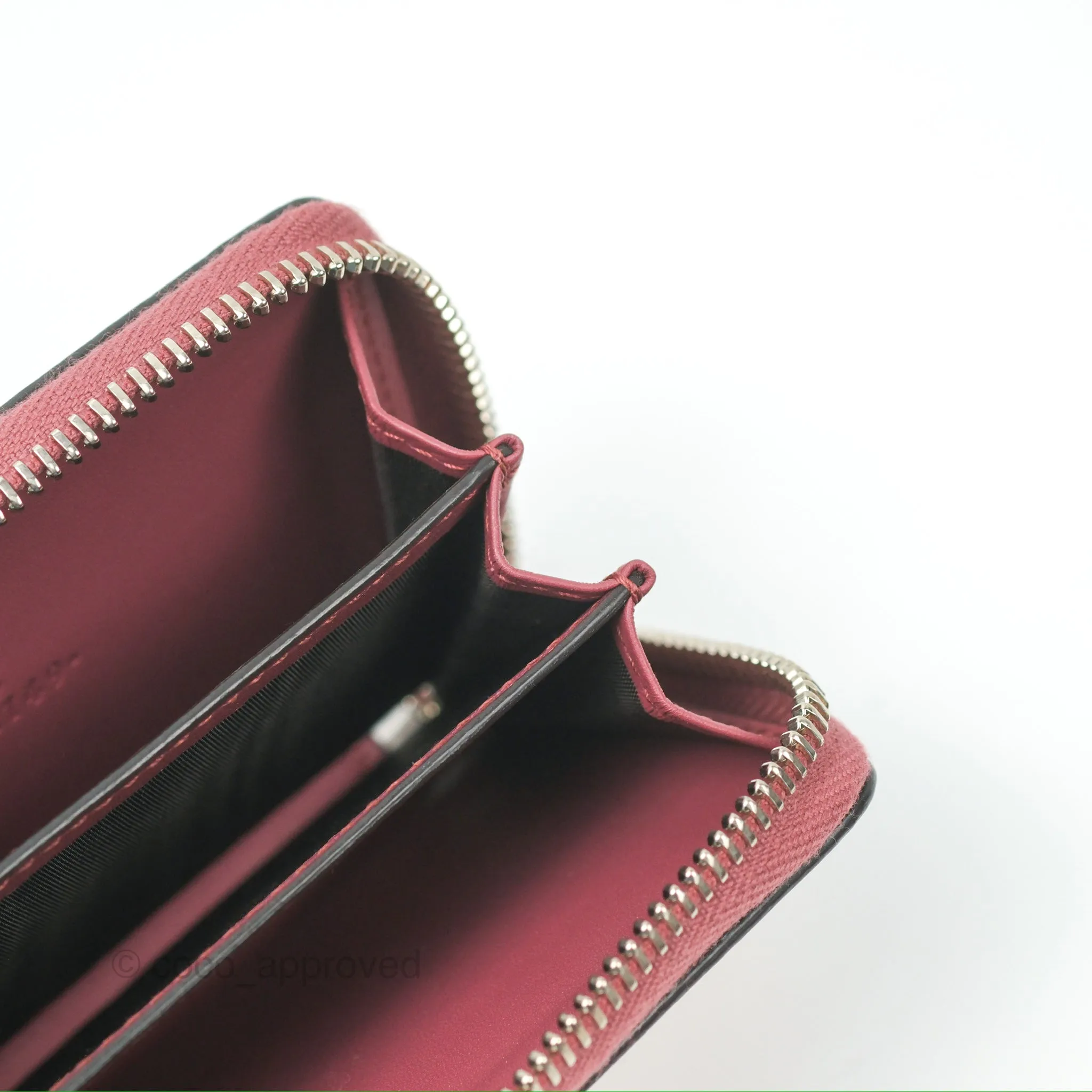 Gucci GG Supreme Blooms Zip Around Card Case Wallet