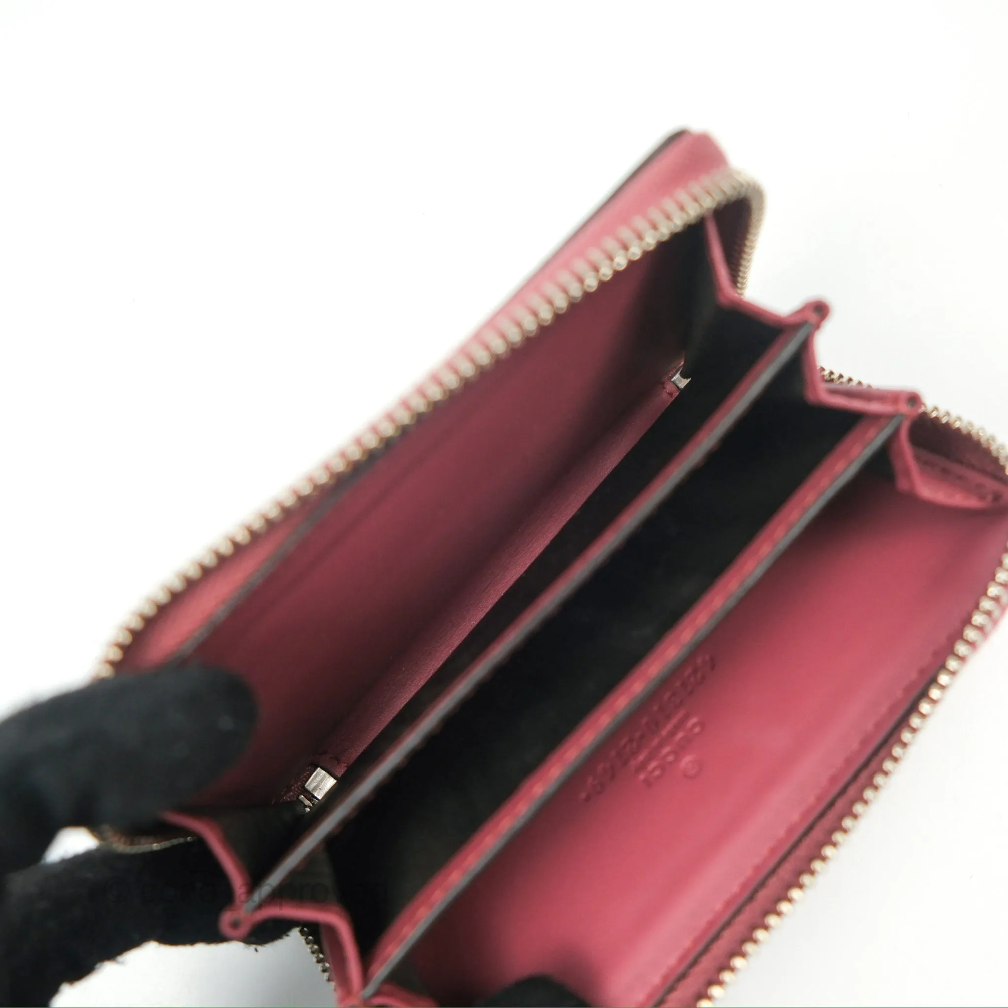Gucci GG Supreme Blooms Zip Around Card Case Wallet
