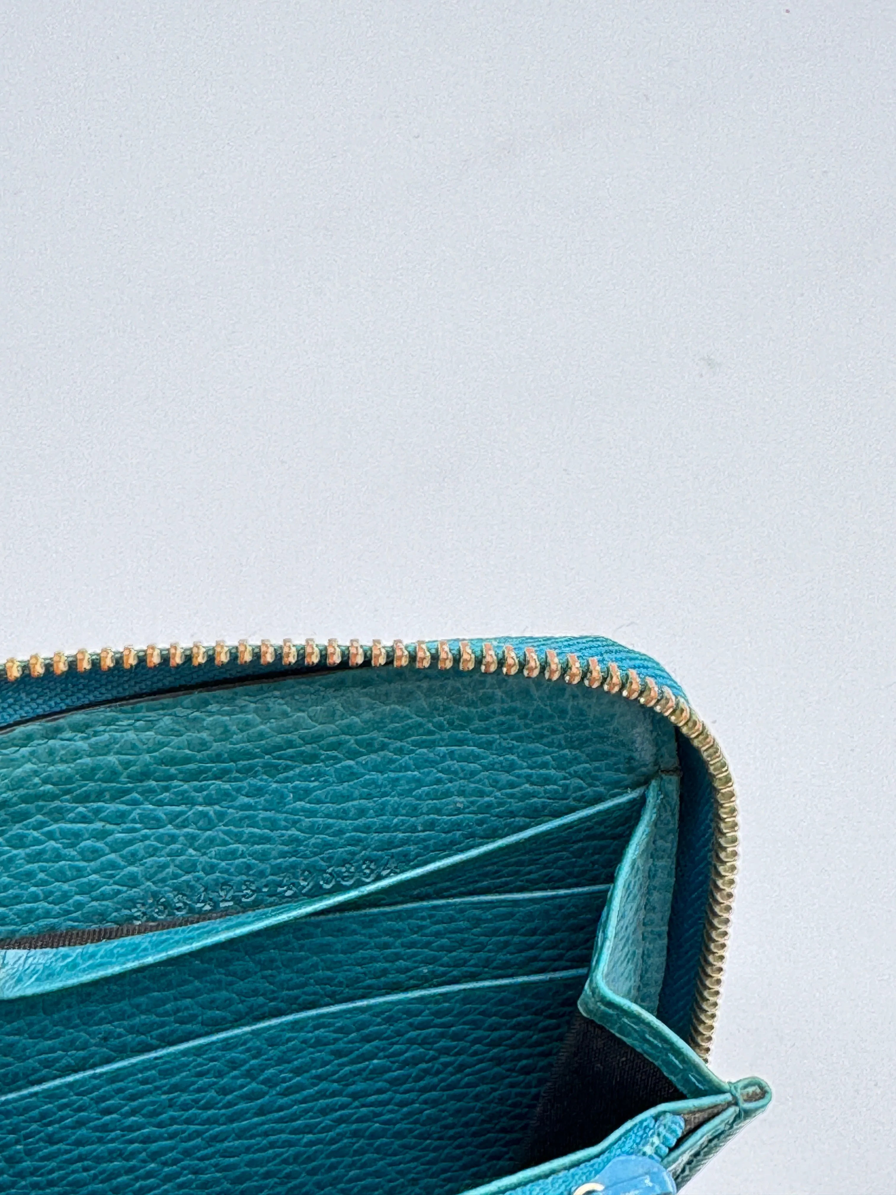 Gucci Zip Around Wallet