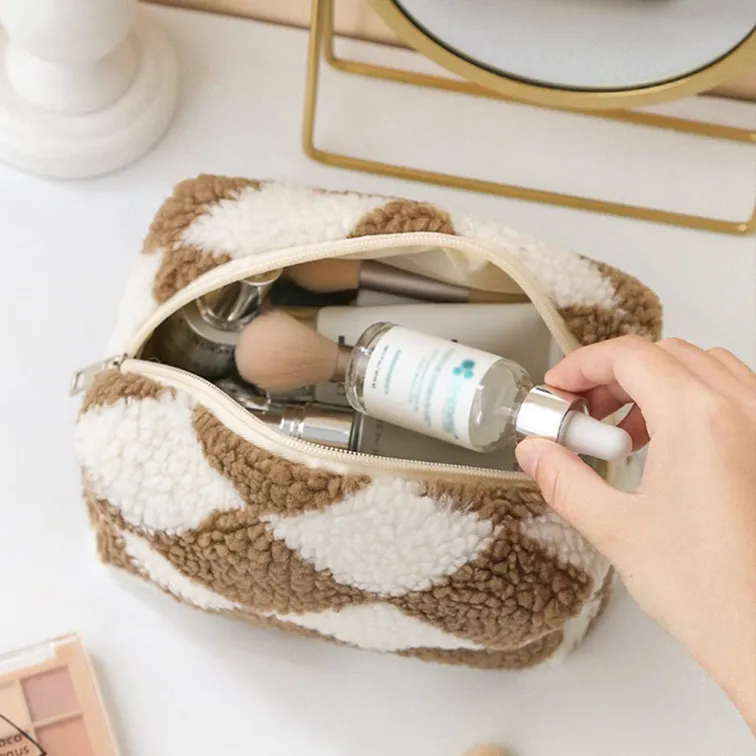 Jazmine | Checkered Soft Plush Makeup Pouch