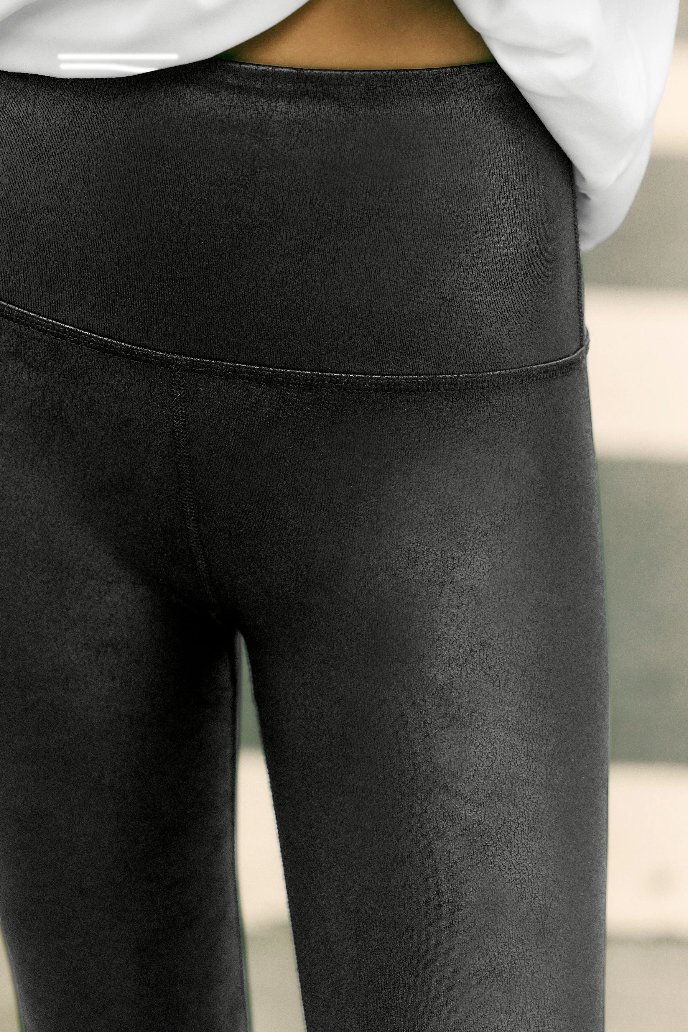 Leatherette HW Midi Legging