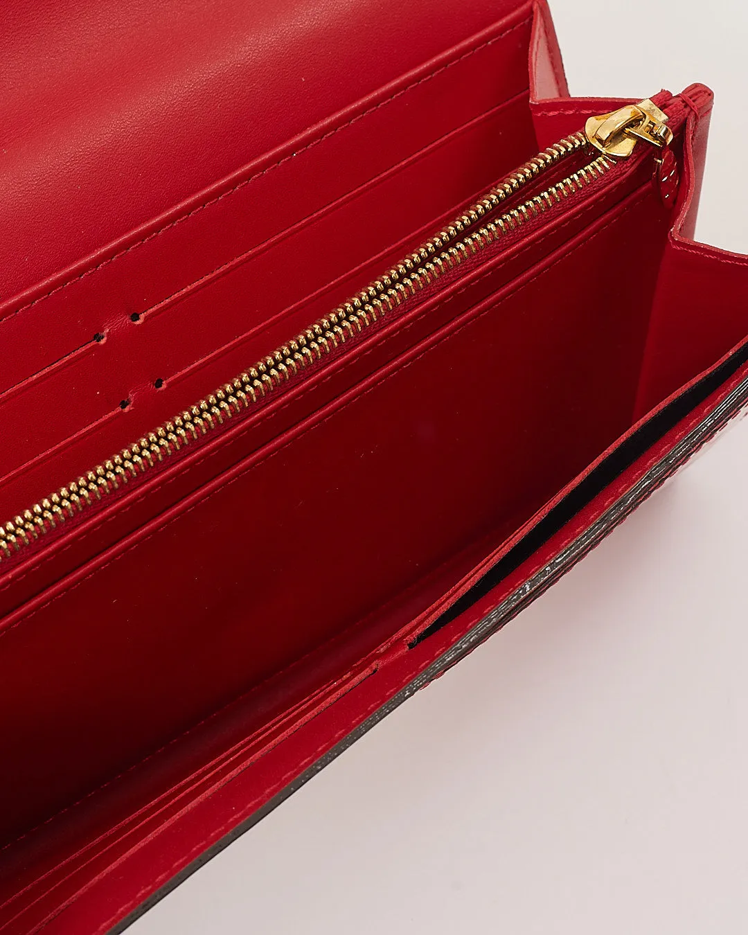 Louis Vuitton Red Vernis Monogram Sarah Wallet