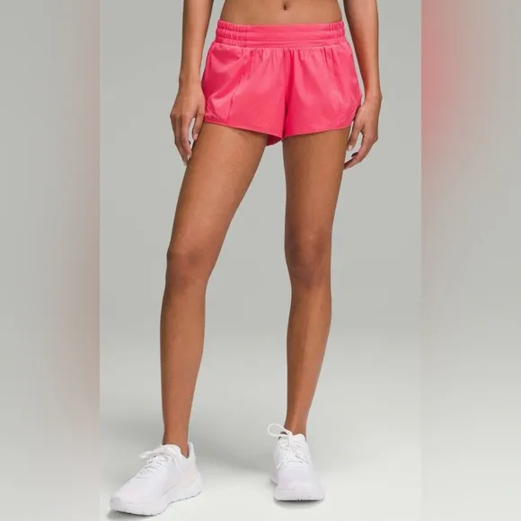 Lululemon Hotty Hot Low-Rise Lined Short 2.5&quot; Glaze Pink
