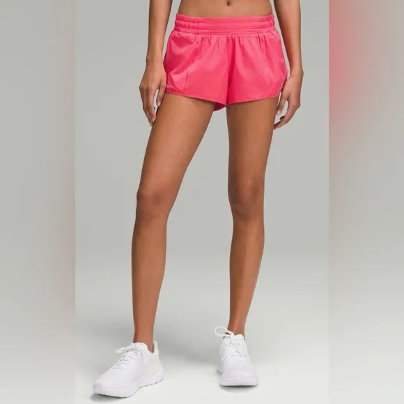 Lululemon Hotty Hot Low-Rise Lined Short 2.5&quot; Glaze Pink