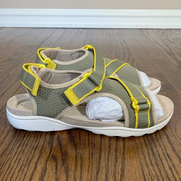 NEW Clarks Women's Amanda Stroll Flat Sandal Army Green Yellow Size 9M