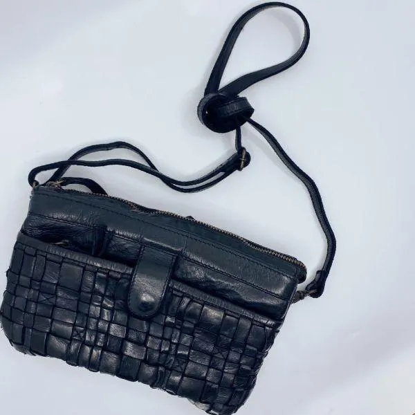 RUGGED HIDE Sadie Woven Handbag - Black